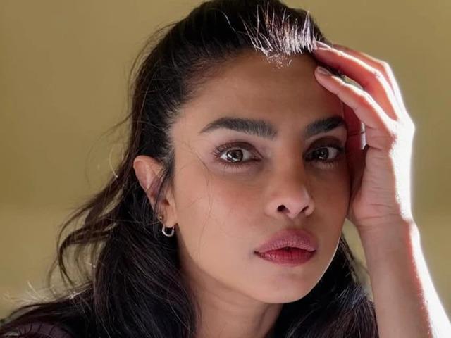 What’s Really Going On With Priyanka Chopra’s Belly? Fans Can’t Stop Speculating